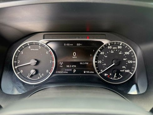 Used 2025 Nissan Rogue SV FWD image 4