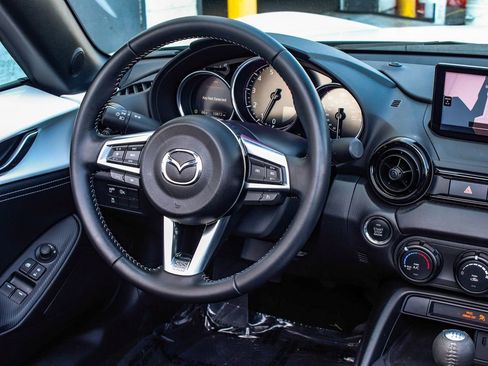 Used 2024 MAZDA MX-5 Miata Club image 24