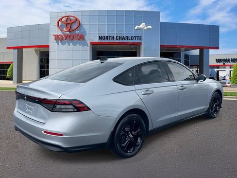Used 2025 Honda Accord SE image 7