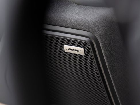 Certified 2025 Porsche Macan image 23