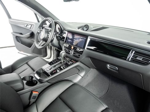 New 2026 Porsche Macan Turbo AWD/4WD image 25