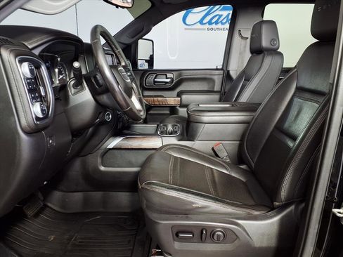 Used 2020 GMC Sierra 2500 Denali w/ Denali Ultimate Package image 9