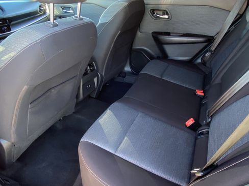 Used 2021 Nissan Rogue SV image 22