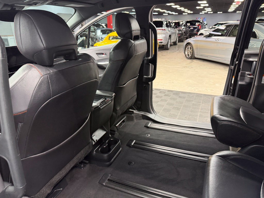 Used 2021 Toyota Sienna XSE w/ XSE Plus Package FWD image 37