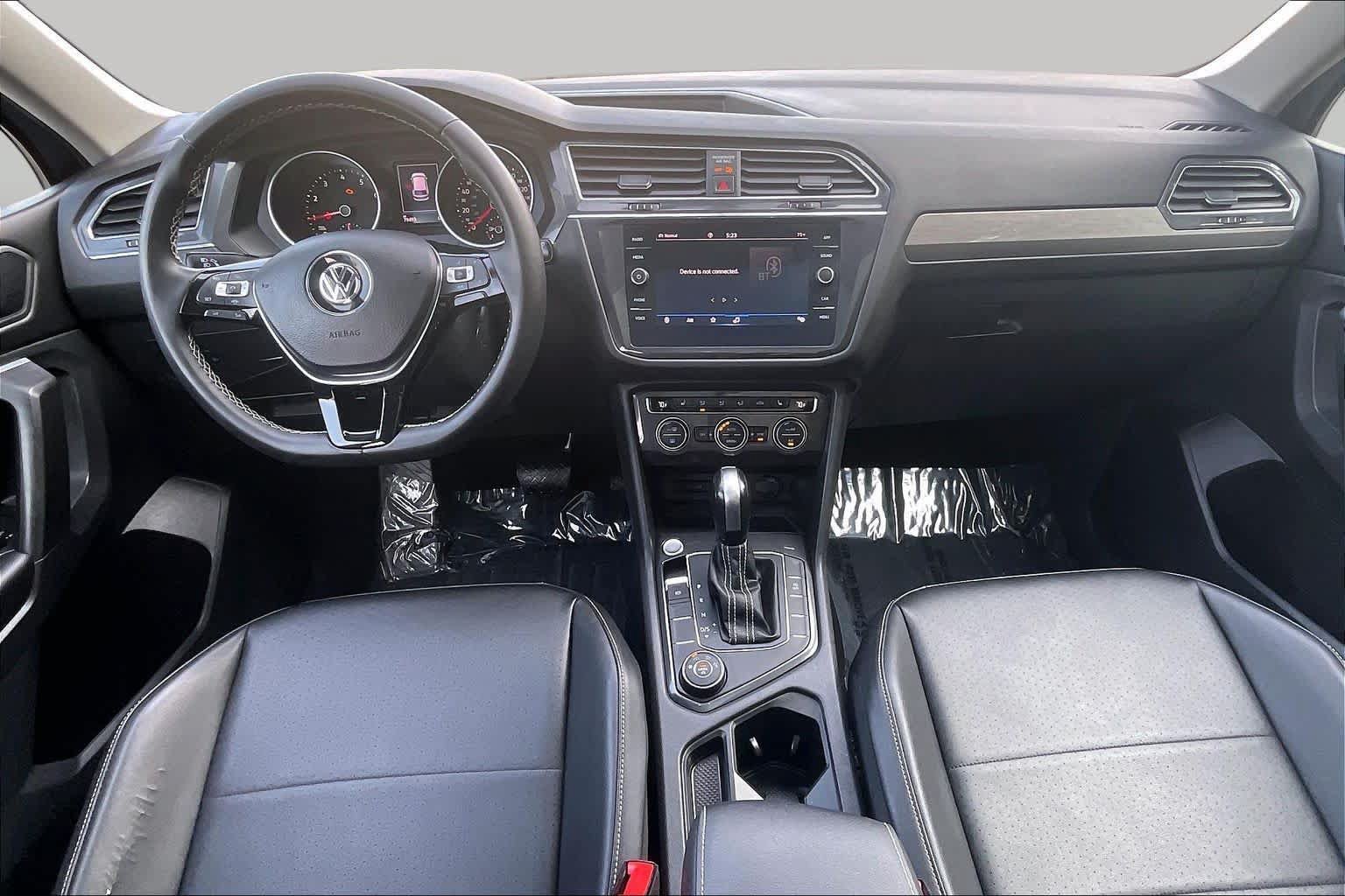 Used 2021 Volkswagen Tiguan SE w/ Panoramic Sunroof Package AWD/4WD image 15
