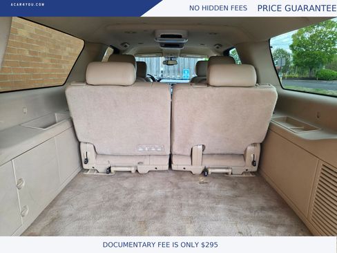 Used 2011 Chevrolet Suburban LT w/ Luxury Package AWD/4WD image 28