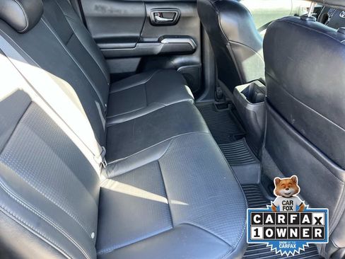 Used 2022 Toyota Tacoma Limited image 19