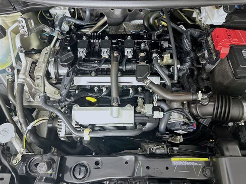 Used 2025 Nissan Versa SV FWD image 31
