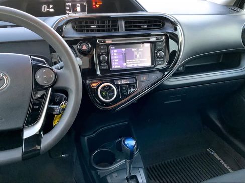 Used 2019 Toyota Prius C image 6