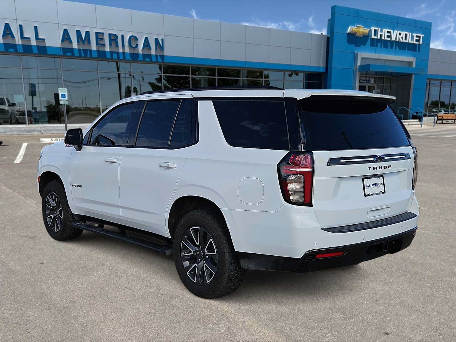 Used 2021 Chevrolet Tahoe Z71 w/ Z71 Off-Road Package AWD/4WD image 6