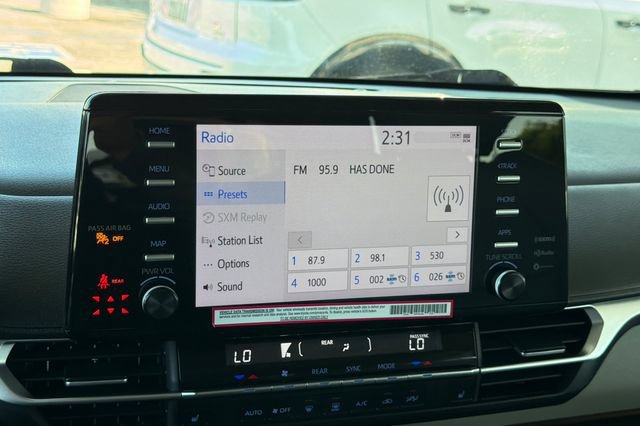 Used 2024 Toyota Sienna XLE FWD image 23