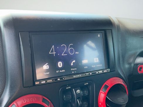 Used 2015 Jeep Wrangler Unlimited Sport AWD/4WD image 14