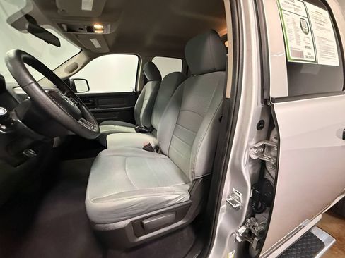 Used 2017 RAM 1500 Express RWD image 12