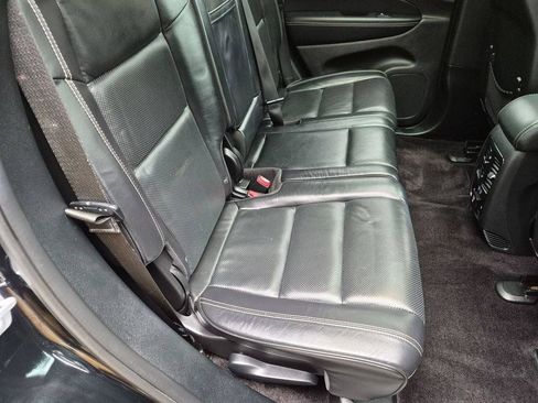 Used 2017 Jeep Grand Cherokee Overland AWD/4WD image 28