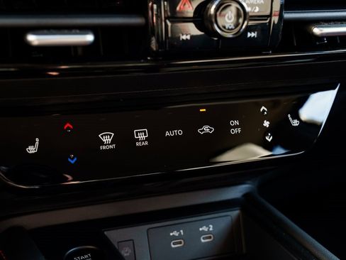 New 2026 Nissan Kicks SR image 16