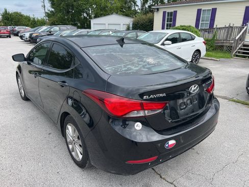 Used 2014 Hyundai Elantra SE w/ Option Group 02 FWD image 8