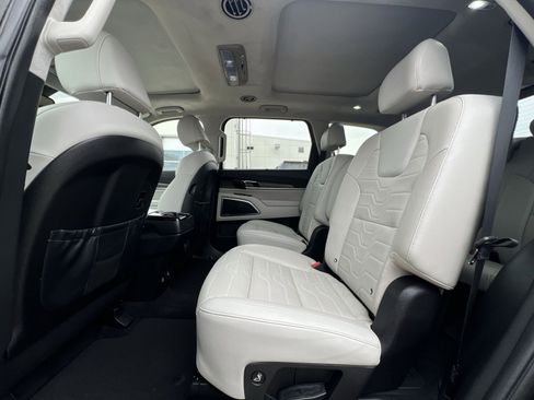 Used 2022 Kia Telluride SX w/ SX Prestige Package image 25