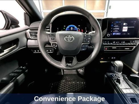 Used 2026 Toyota Camry SE AWD/4WD image 11
