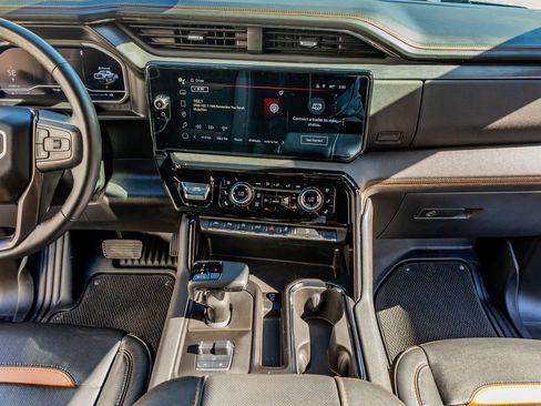 Used 2023 GMC Sierra 1500 AT4 w/ AT4 Premium Package image 24