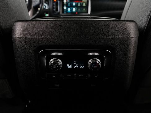 Used 2022 GMC Yukon XL Denali AWD/4WD image 35