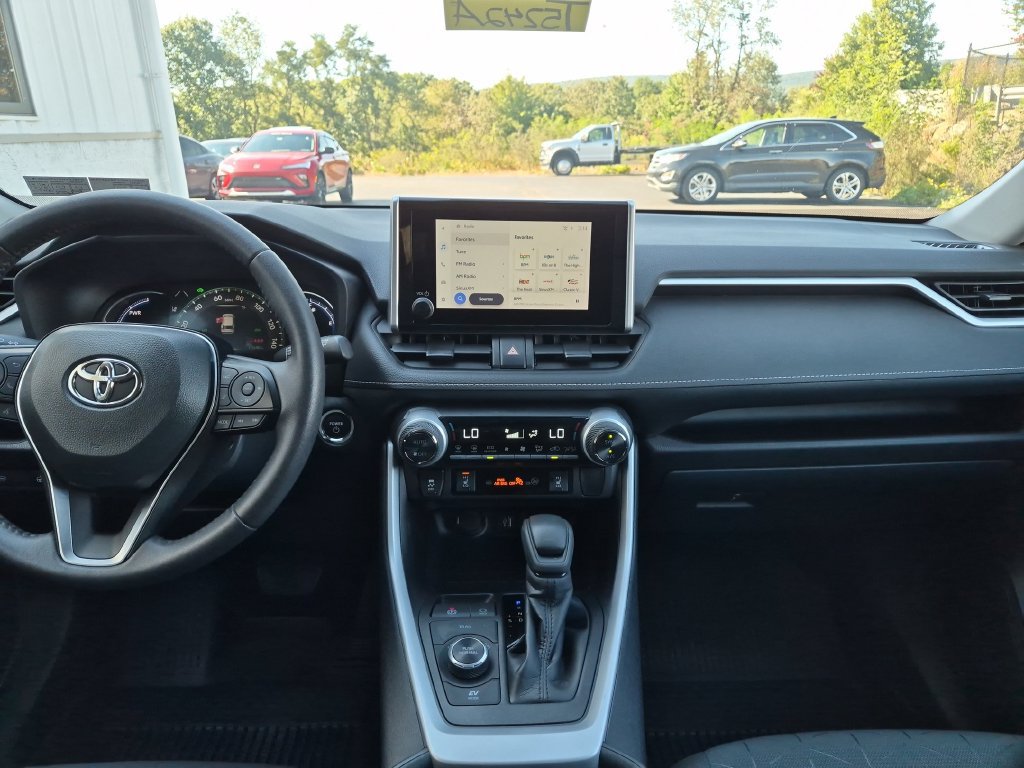 Used 2025 Toyota RAV4 XLE w/ Convenience Package AWD/4WD image 25