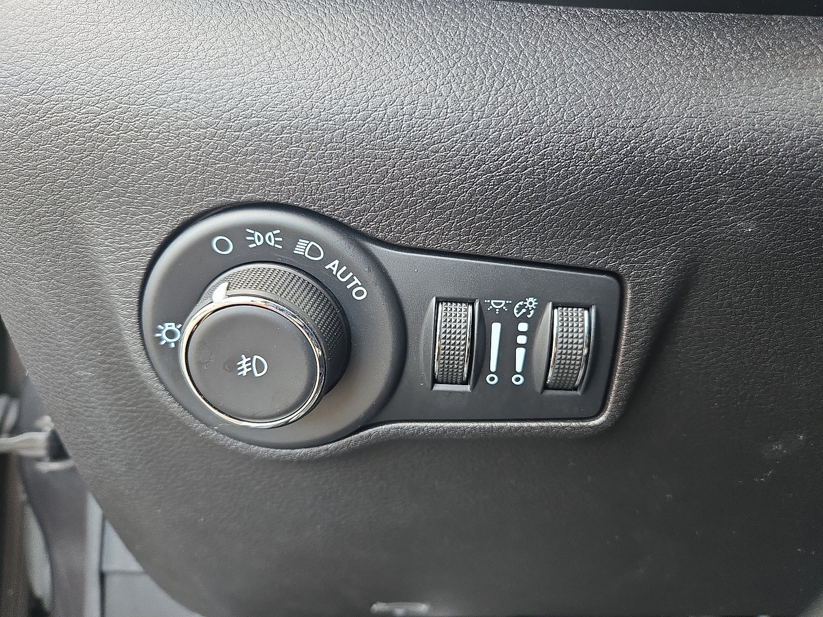 Used 2023 Jeep Compass Latitude AWD/4WD image 22