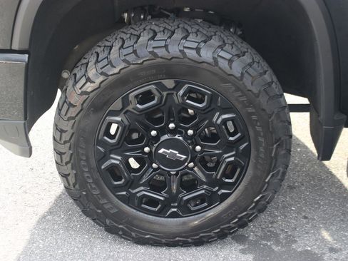 Used 2024 Chevrolet Silverado 2500 High Country w/ Midnight Edition image 43