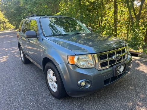 Used 2010 Ford Escape XLT AWD/4WD image 4