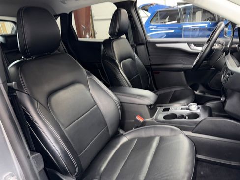 Used 2024 Ford Escape Platinum image 21