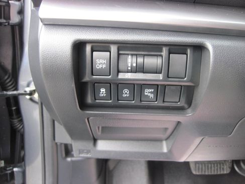 Used 2023 Subaru Crosstrek 2.5i Limited image 11