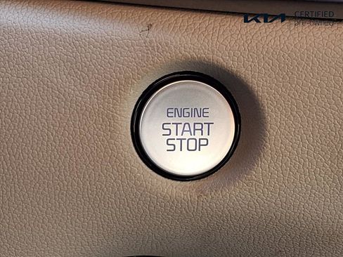 Certified 2025 Kia Sorento S image 11