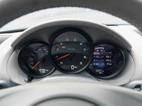 Certified 2016 Porsche Cayman RWD image 24