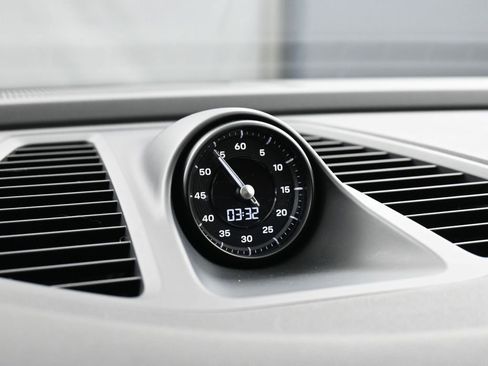 Certified 2025 Porsche Macan 4S Electric image 20