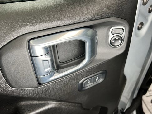 Used 2024 Jeep Wrangler Willys image 14