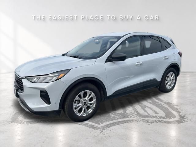 Used 2025 Ford Escape Active FWD image 2
