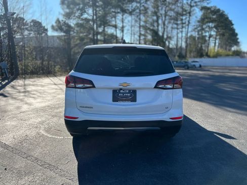 Used 2022 Chevrolet Equinox LT w/ Driver Convenience Package image 3