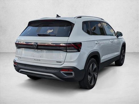 Used 2025 Volkswagen Taos SE AWD/4WD image 5