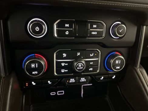 Certified 2023 Chevrolet Suburban LT image 17