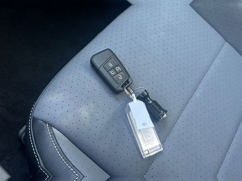 Used 2025 Volkswagen Jetta SE image 18