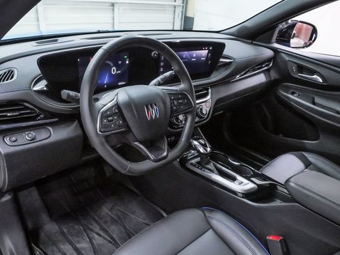Used 2025 Buick Envista Sport Touring w/ Convenience I Package FWD image 2