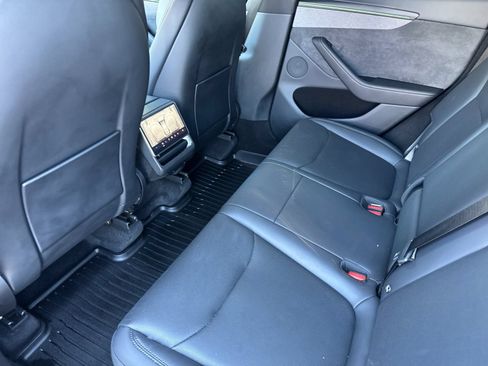 Used 2026 Tesla Model Y 2WD image 12