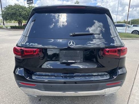 Used 2022 Mercedes-Benz GLB 250 4MATIC image 6