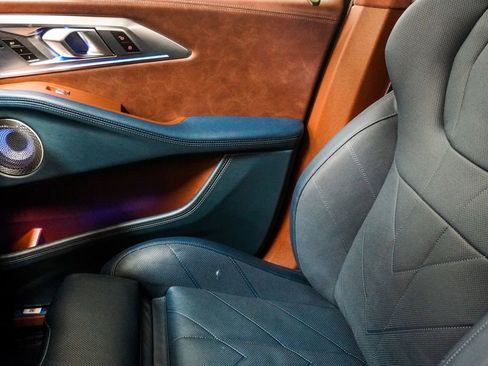 Used 2024 BMW XM image 36