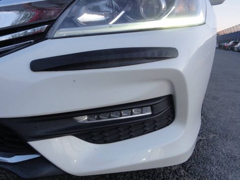 Used 2017 Honda Accord EX-L image 40