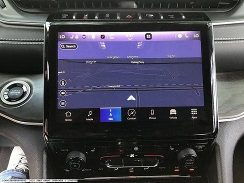 Used 2022 Jeep Grand Cherokee L Limited RWD image 18