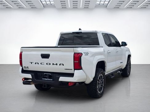 Used 2025 Toyota Tacoma TRD Sport w/ TRD Sport Premium Package AWD/4WD image 3