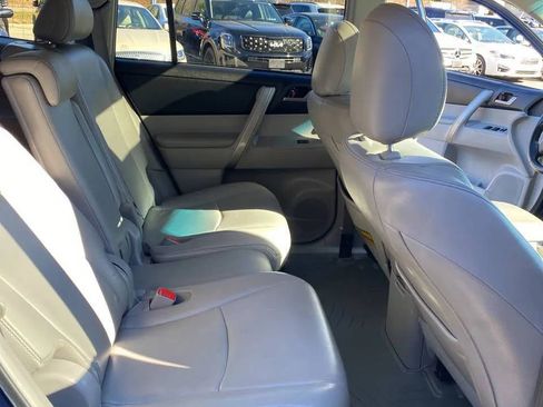 Used 2013 Toyota Highlander Plus image 26