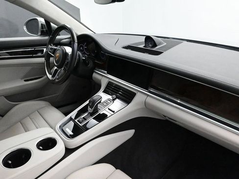 Certified 2020 Porsche Panamera GTS image 16