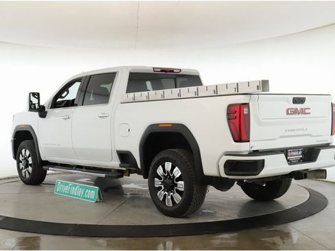 Used 2025 GMC Sierra 2500 Denali image 8