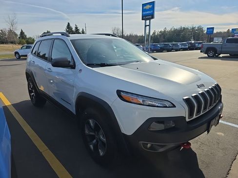 Used 2016 Jeep Cherokee Trailhawk w/ Cold Weather Group image 2